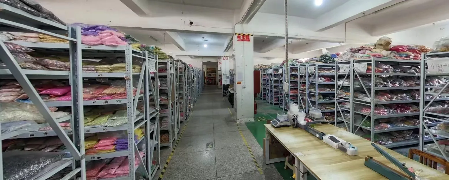 Warehouse shelving with grouped product inventory